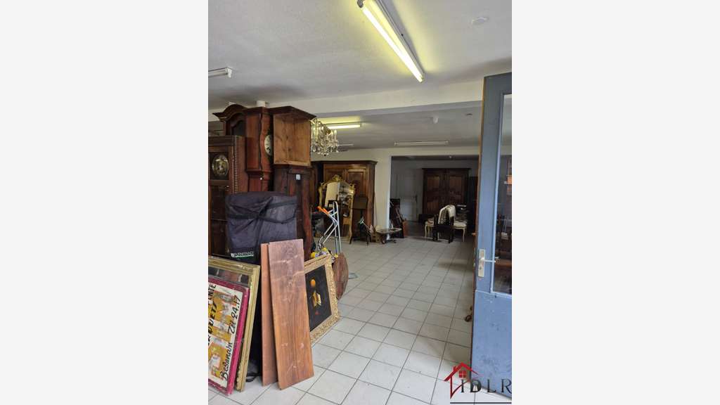 AV local 130m² lumineux avec vitrine à Beure