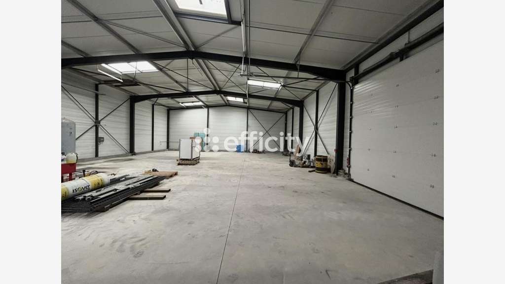Vente local atelier professionnel 335m² à Beurlay
