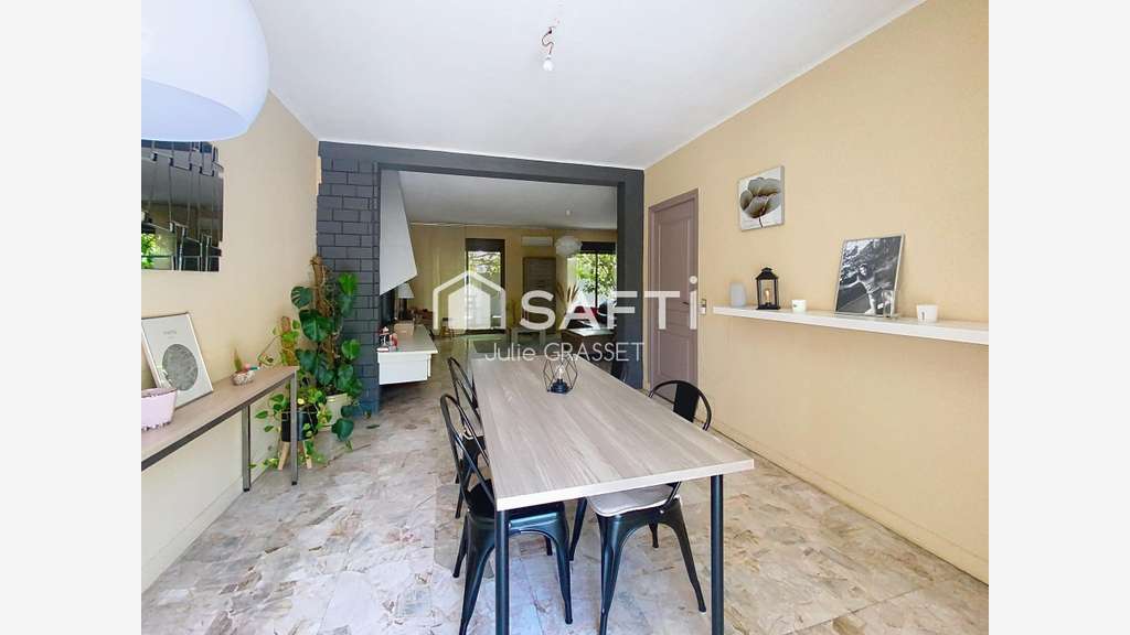 Maison avec extérieurs et garage 130m²à Béziers