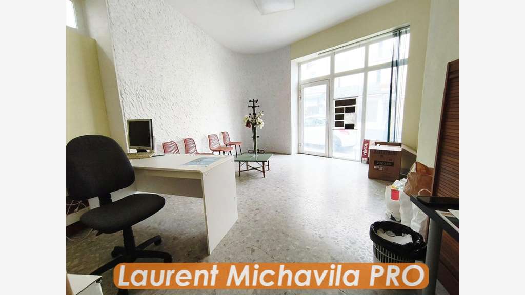 Vente local commercial de 24m² à Béziers empl N°1