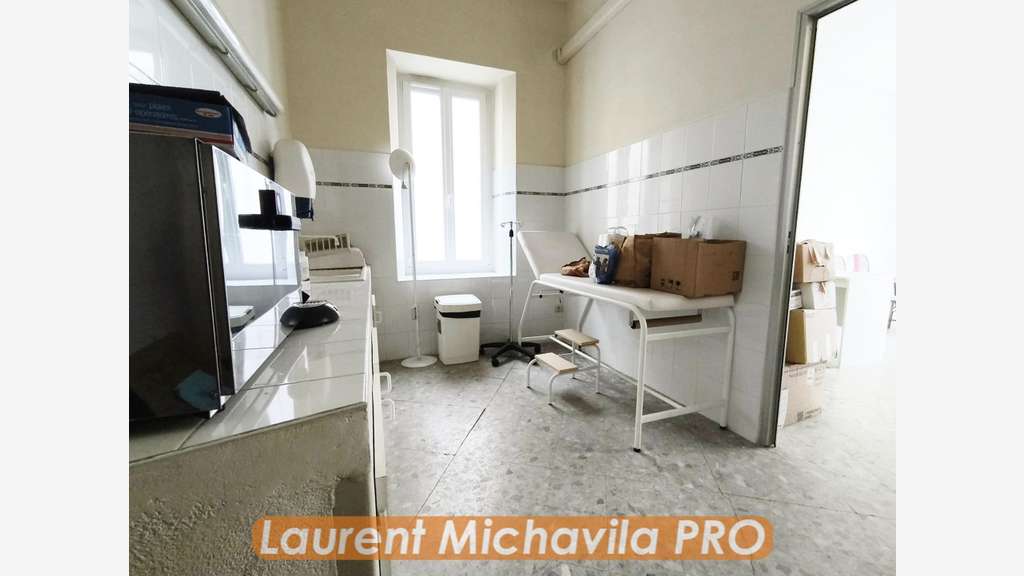 Vente local commercial de 24m² à Béziers empl N°1