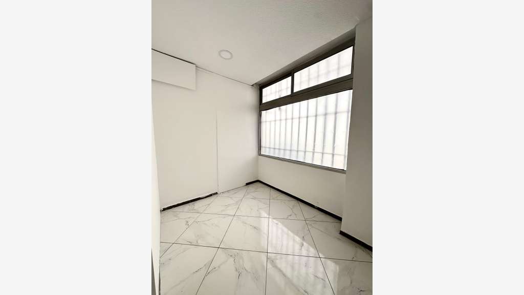 A louer local commercial 73m² Béziers centre ville