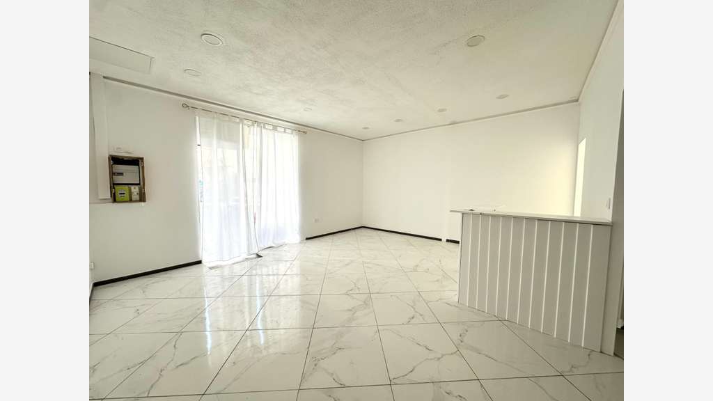 A louer local commercial 73m² Béziers centre ville