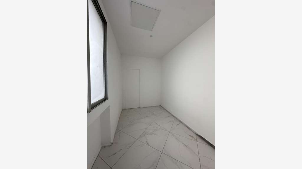 A louer local commercial 73m² Béziers centre ville