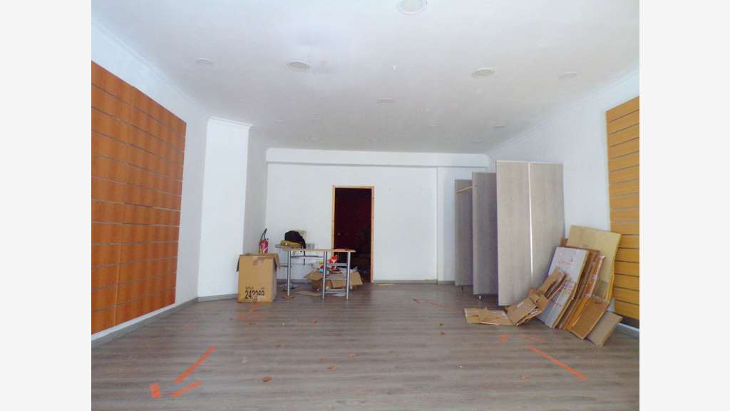 Vente local commercial à Béziers centre 