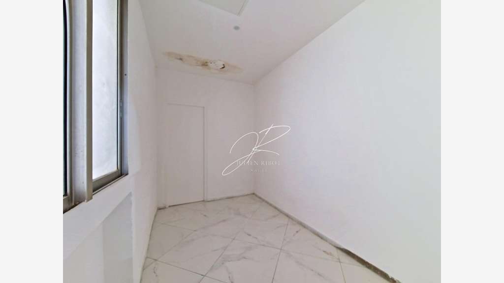 Vente local commercial 74m² à Béziers Saint-Saëns