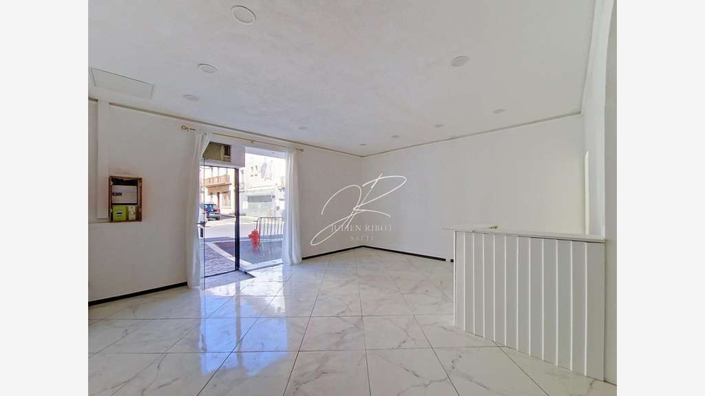 Vente local commercial 74m² à Béziers Saint-Saëns