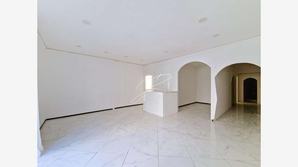 Vente local commercial 74m² à Béziers Saint-Saëns