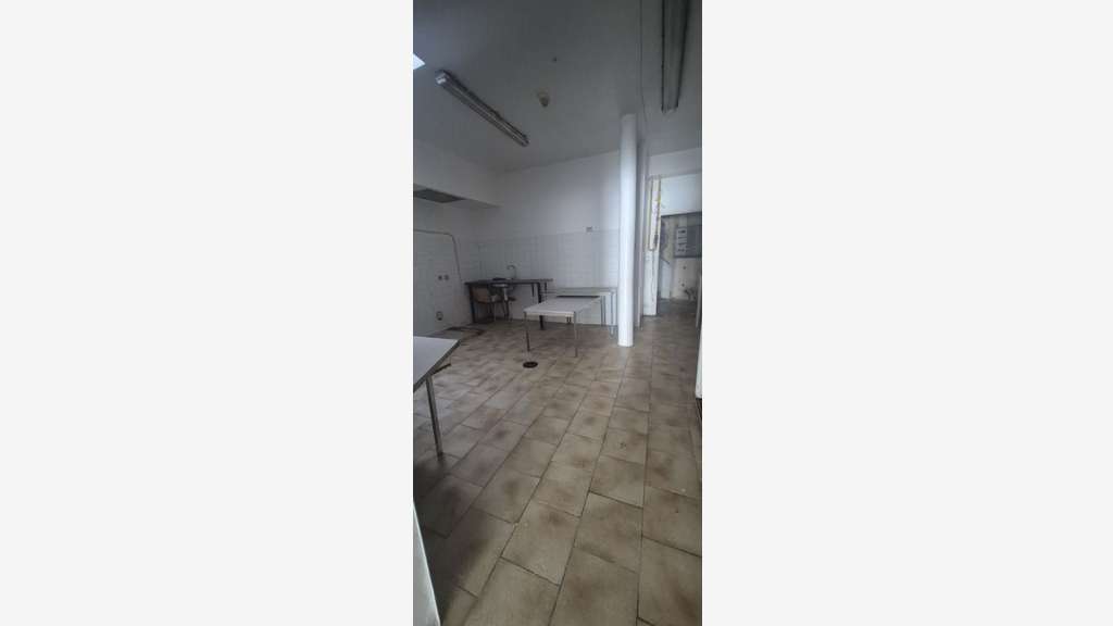 Vente local commercial 120m² proche gare Béziers