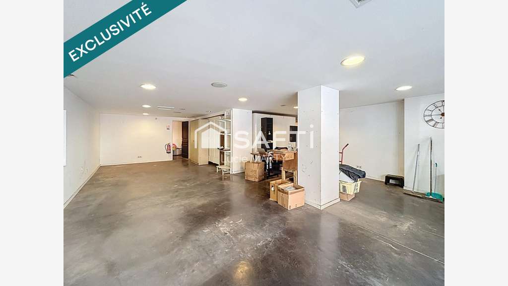 Local 111m2 avec vitrine, climatisé