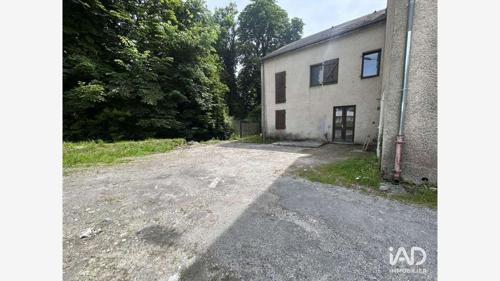Vente local commercial 140m² à Bielle