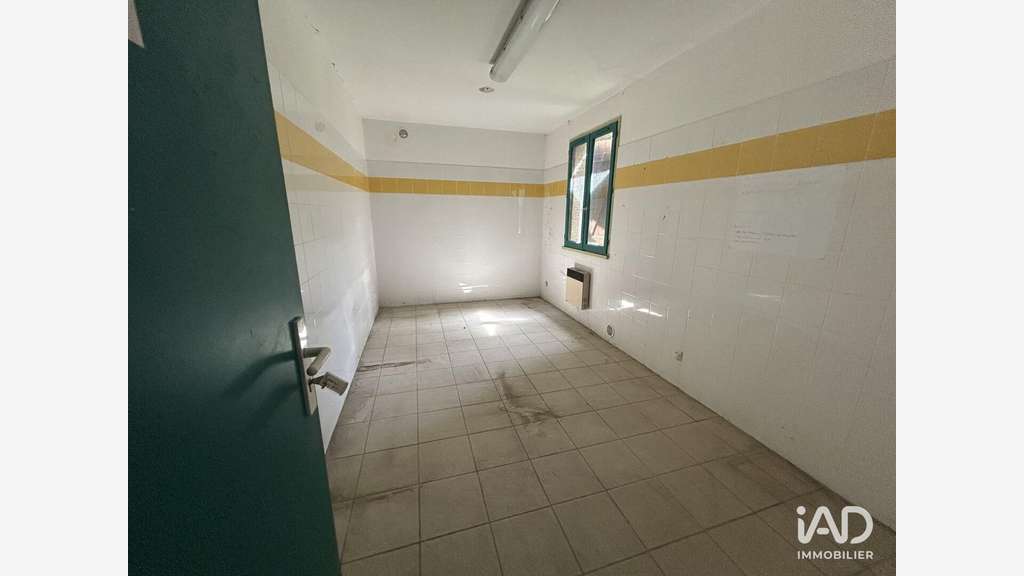 Vente local commercial 140m² à Bielle