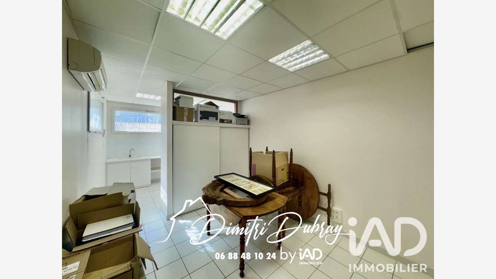 Vente local professionnel de 85m² à Bizanet