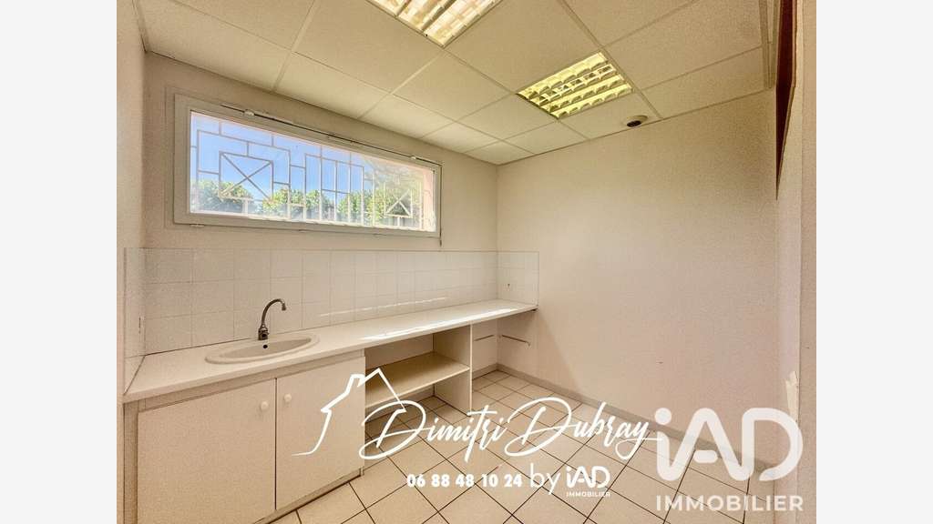 Vente local professionnel de 85m² à Bizanet