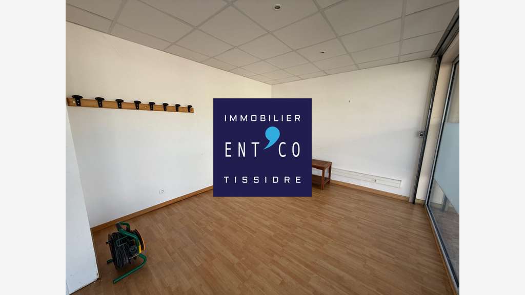 Opportunité unique - Immeuble commercial moderne à
