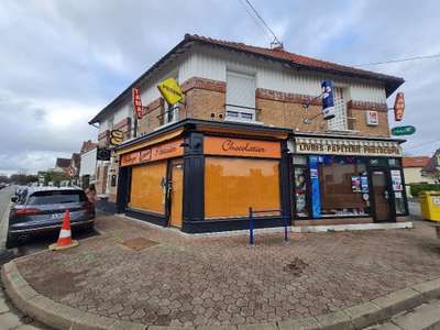 AV murs commerciaux 86m² Bois-d'Arcy empl strat.