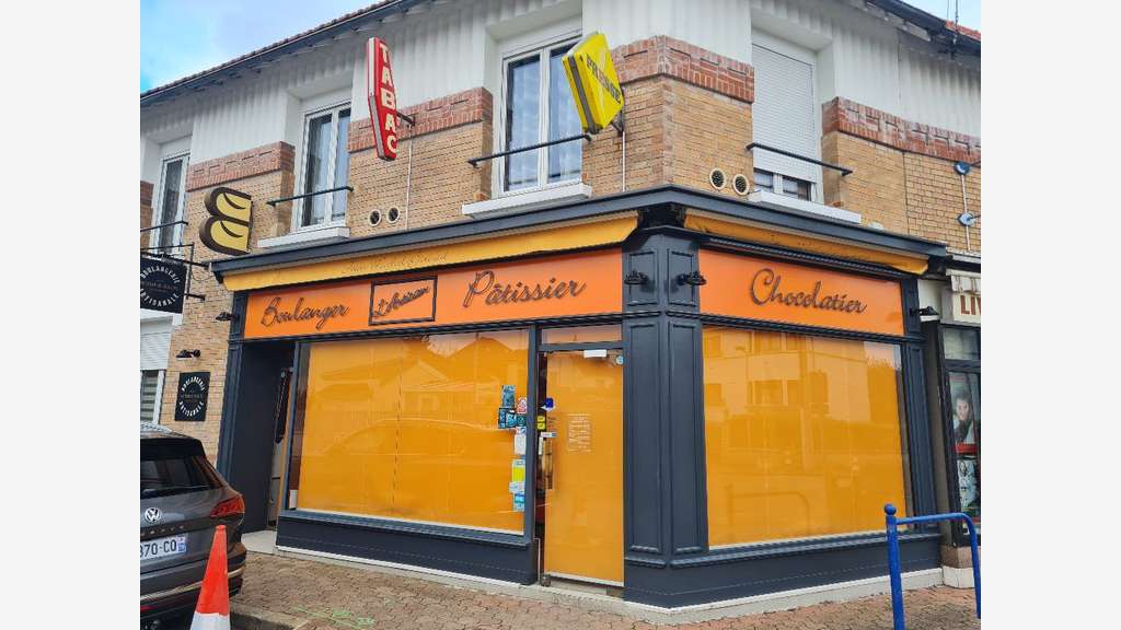 AV murs commerciaux 86m² Bois-d'Arcy empl strat.