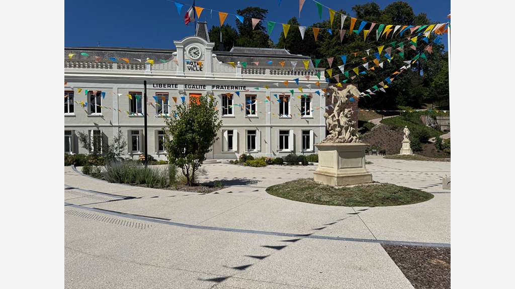 Vente murs commerciaux 630m² à Bolbec