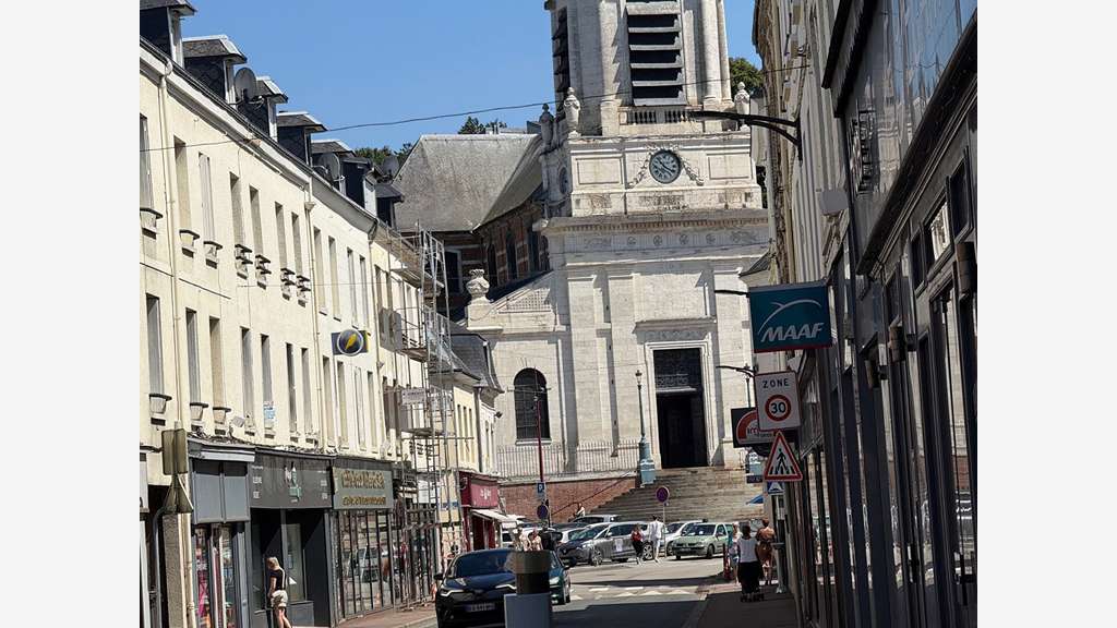 Vente murs commerciaux 630m² à Bolbec