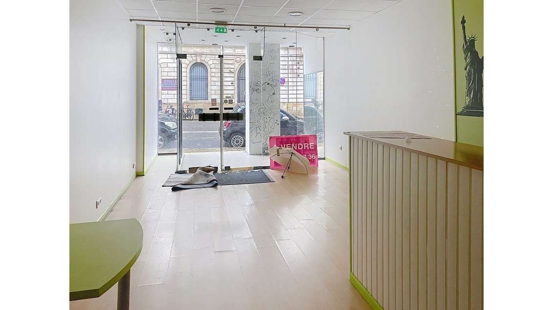 AV local commercial 85m² + appart à créer Bordeaux
