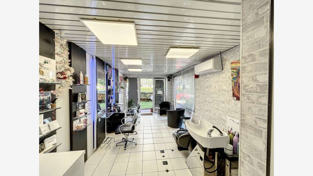 Vente local d'angle 27m² à Bordeaux Caudéran