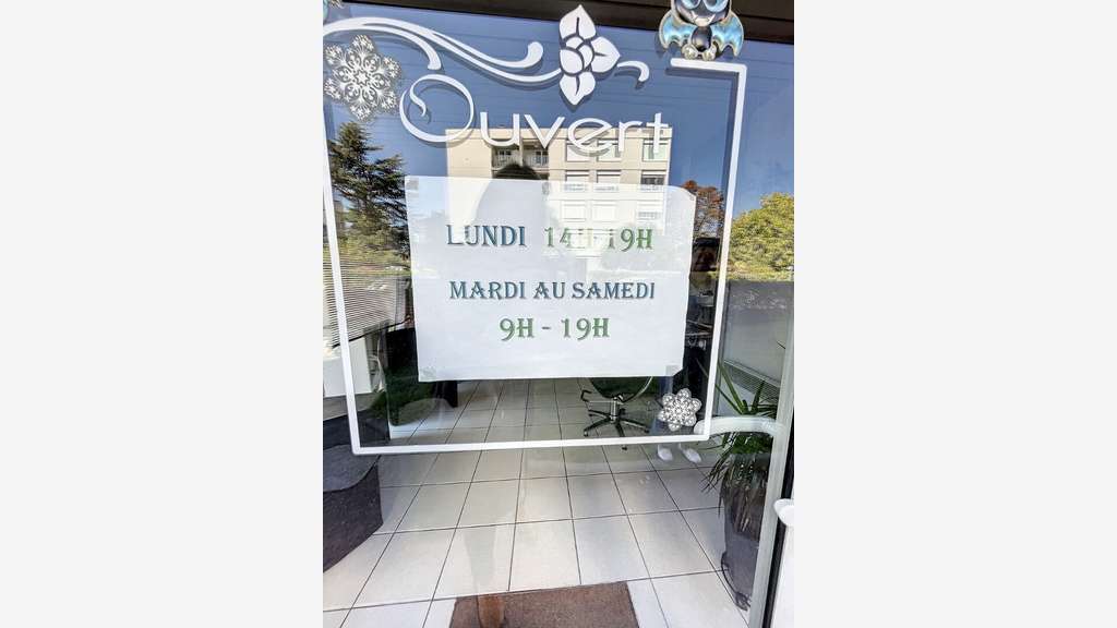 Vente local d'angle 27m² à Bordeaux Caudéran