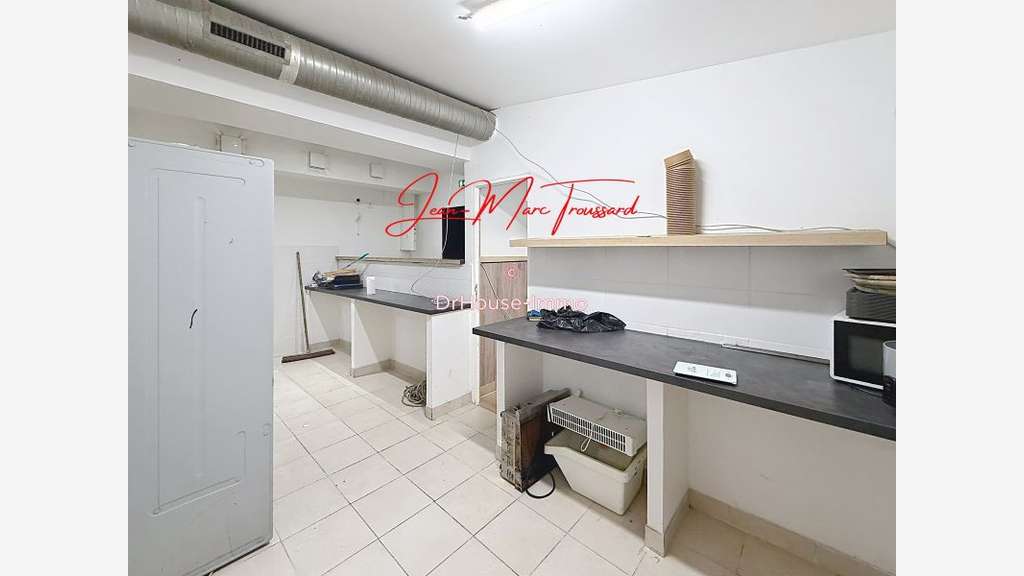 À vendre local commercial de 100m² à Bordeaux