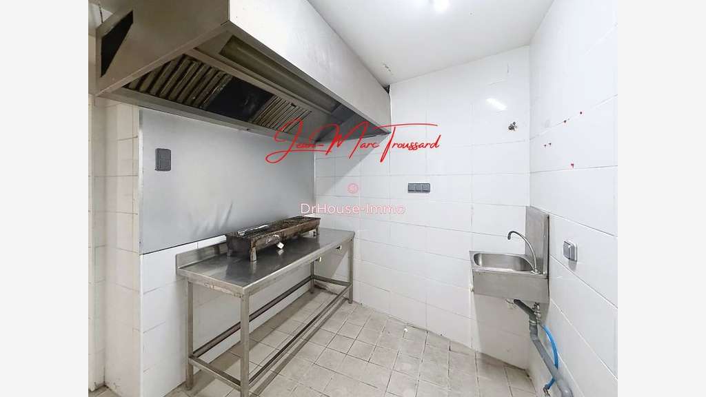 À vendre local commercial de 100m² à Bordeaux