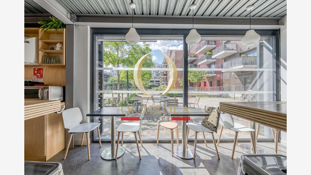 A vendre bureaux 250m² à Bordeaux Bassins à Flot