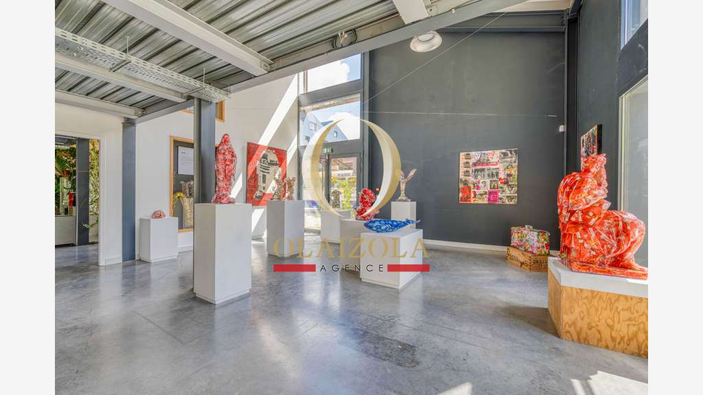 A vendre bureaux 250m² à Bordeaux Bassins à Flot
