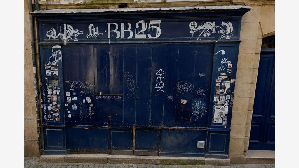Murs commerciaux libres à vendre – Cœur du Vieux B
