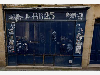 Murs commerciaux libres à vendre – Cœur du Vieux B