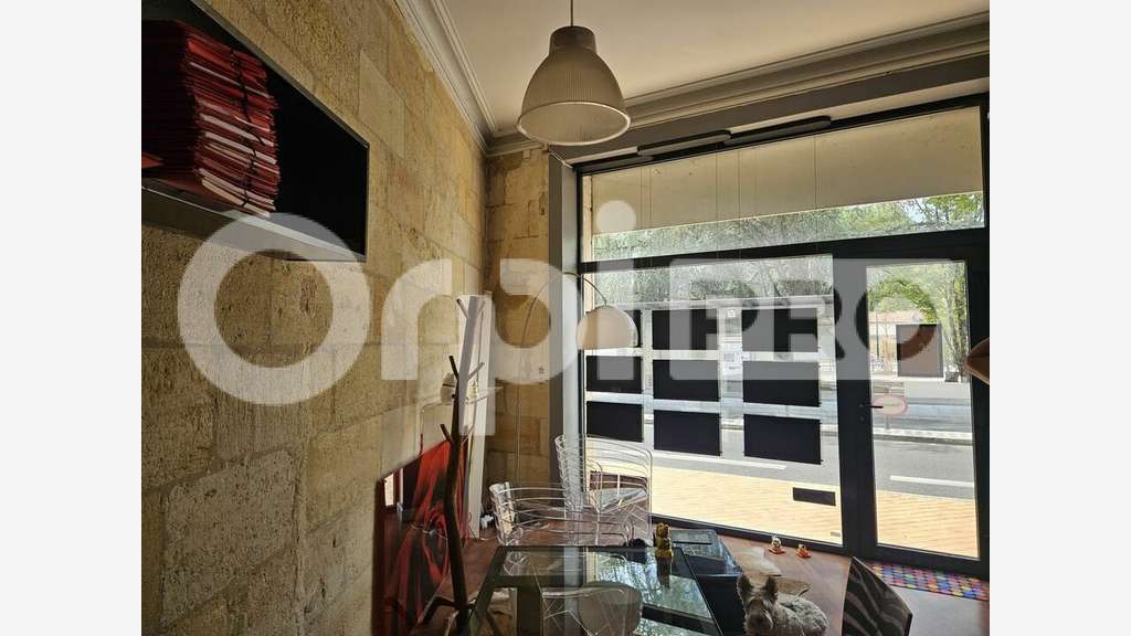 BORDEAUX - LOCAL COMMERCIAL à vendre