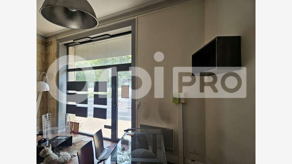 BORDEAUX - LOCAL COMMERCIAL à vendre