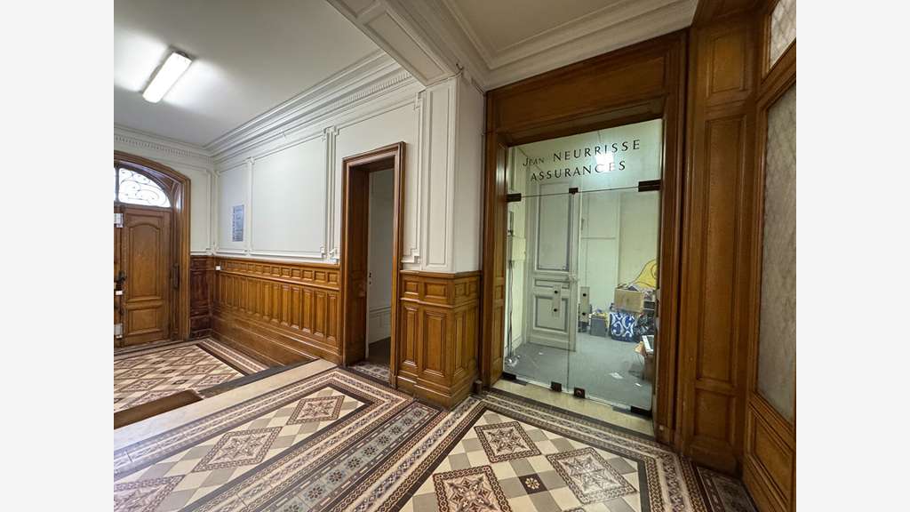 AV bureaux de 120m² en RDC à Bordeaux
