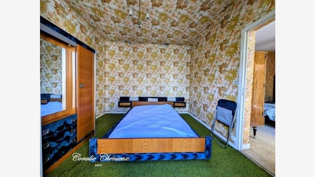 Ensemble immobilier à rénover à Bort-les-Orgues
