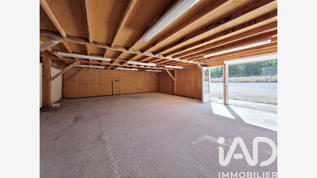 Vente local commercial 119m² terrain clos Bouëx