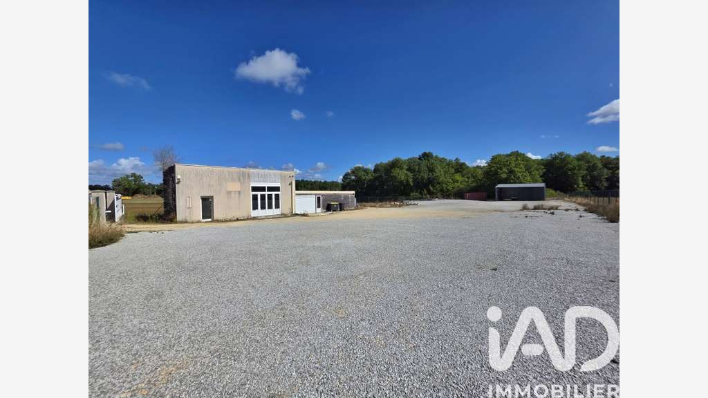 Vente local commercial 119m² terrain clos Bouëx