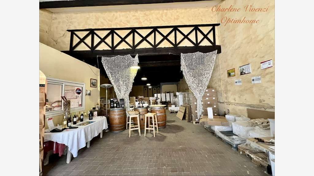 Caveau + étage aménageable fort potentiel à Boujan