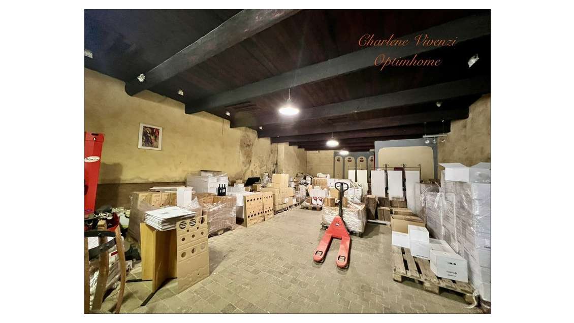 Caveau + étage aménageable fort potentiel à Boujan