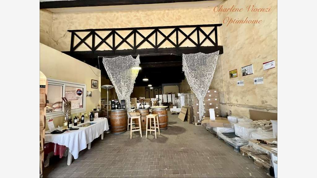 Caveau + étage aménageable fort potentiel à Boujan