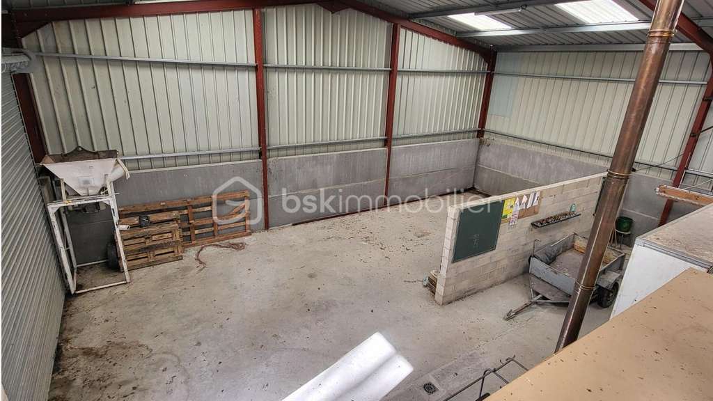 Vente hangar récent de 220m² à Boult-aux-Bois
