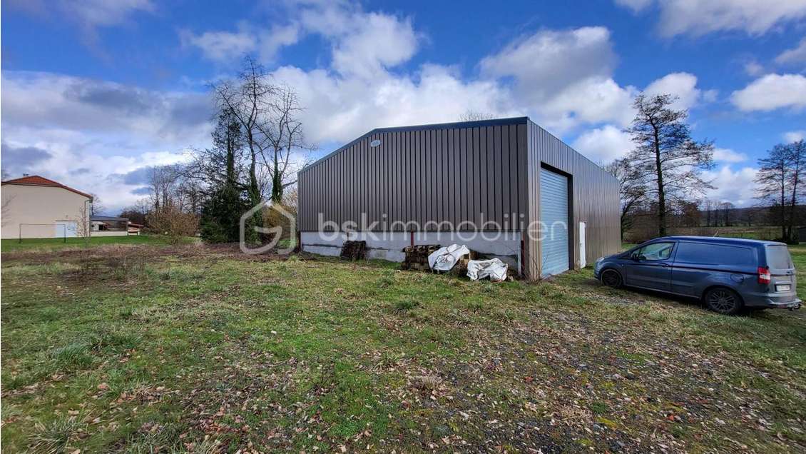 Vente hangar récent de 220m² à Boult-aux-Bois
