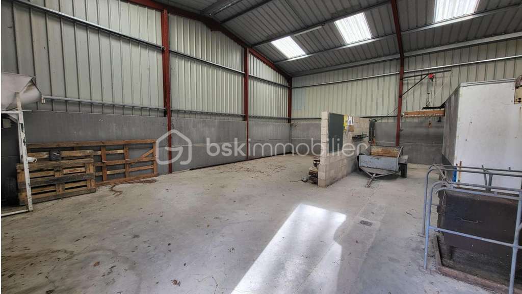 Vente hangar récent de 220m² à Boult-aux-Bois