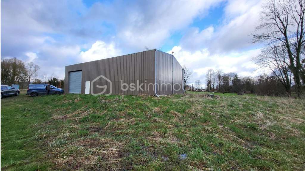 Vente hangar récent de 220m² à Boult-aux-Bois