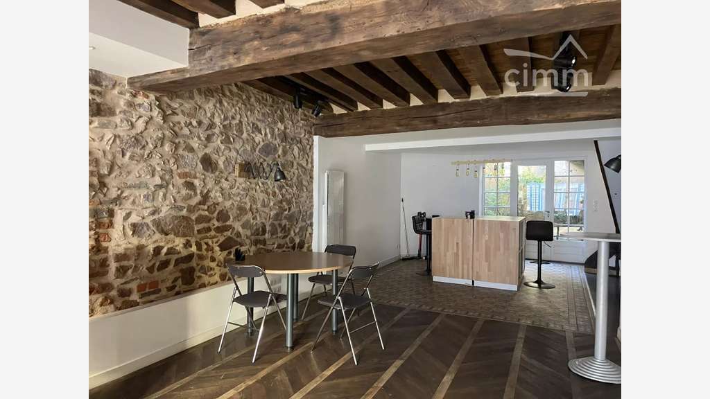 AV local commercial bureau ou air bnb 93m² dept 71