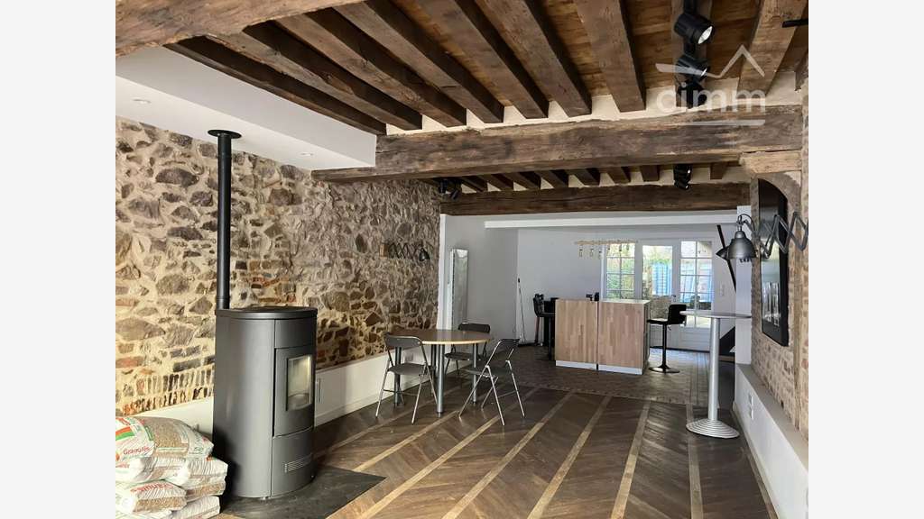 AV local commercial bureau ou air bnb 93m² dept 71