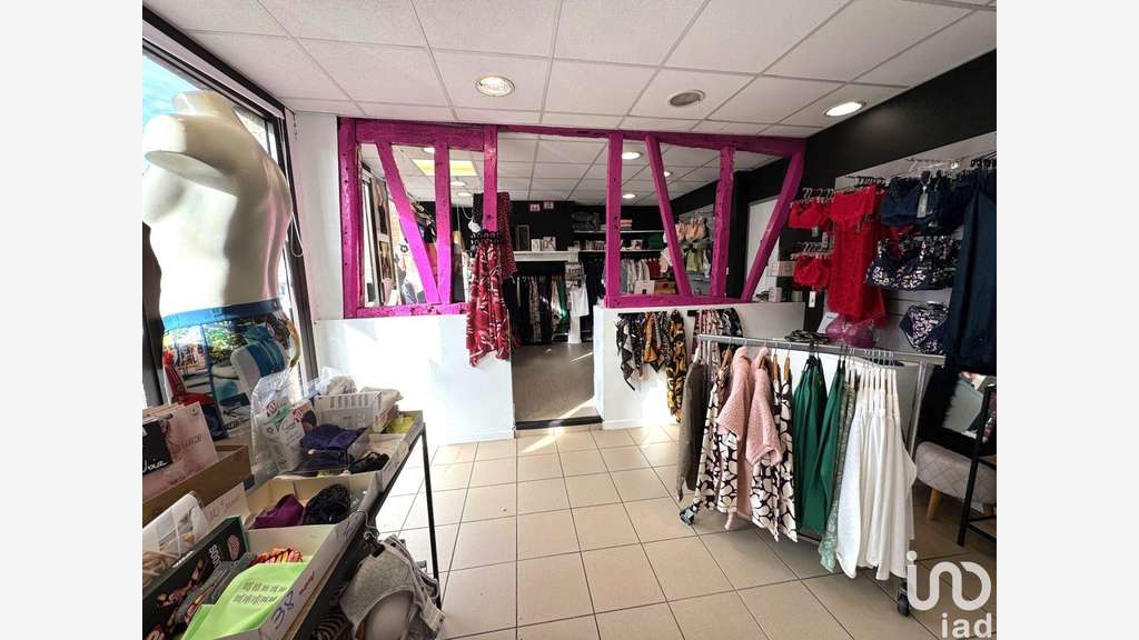 Local commercial à Bourg-Achard
