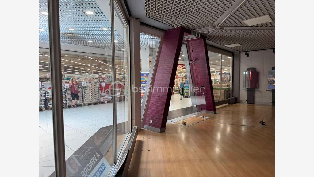 Vente local commercial de 90m² à Bourg-de-Péage