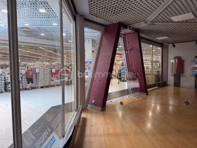 Vente local commercial de 90m² à Bourg-de-Péage
